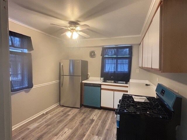 Building Photo - 2223 Hawthorne Rd