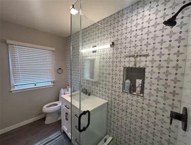 Building Photo - 181 N Waverly St