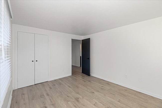 Building Photo - 114 Millbrook Dr