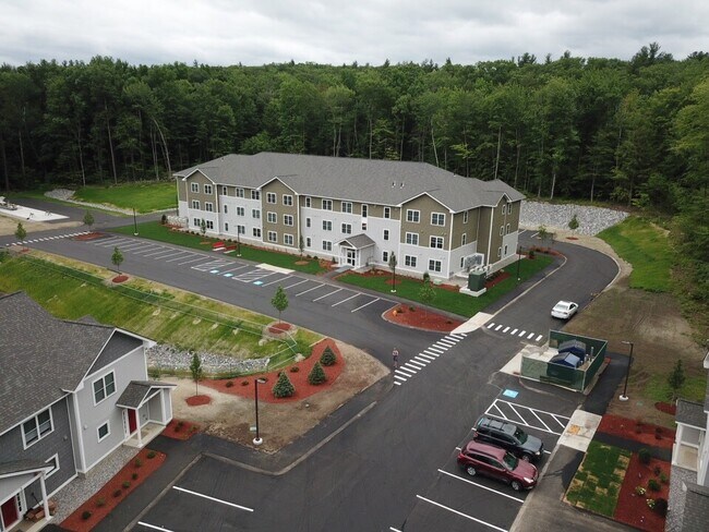 Building Photo - 52 E Ridge Dr
