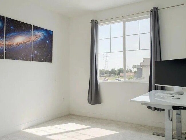 Building Photo - Welcome to this recently built 2024 home offering 1,977 sq ft of modern living space.