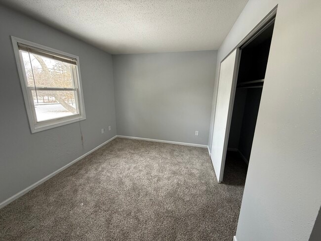 Building Photo - 6755 Woodlake Dr