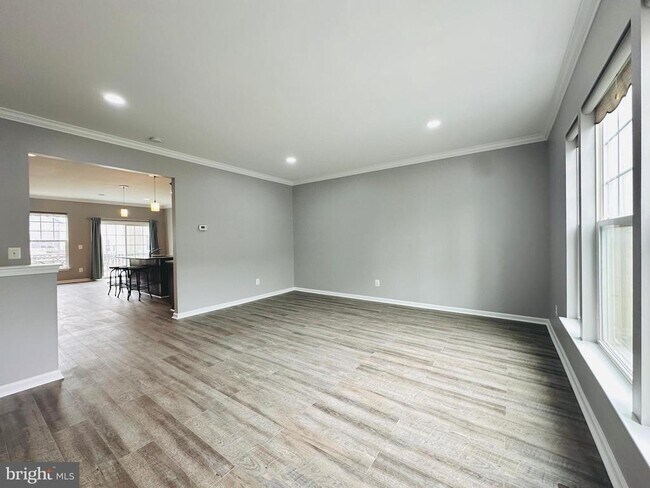 Building Photo - 106 Notions Ct