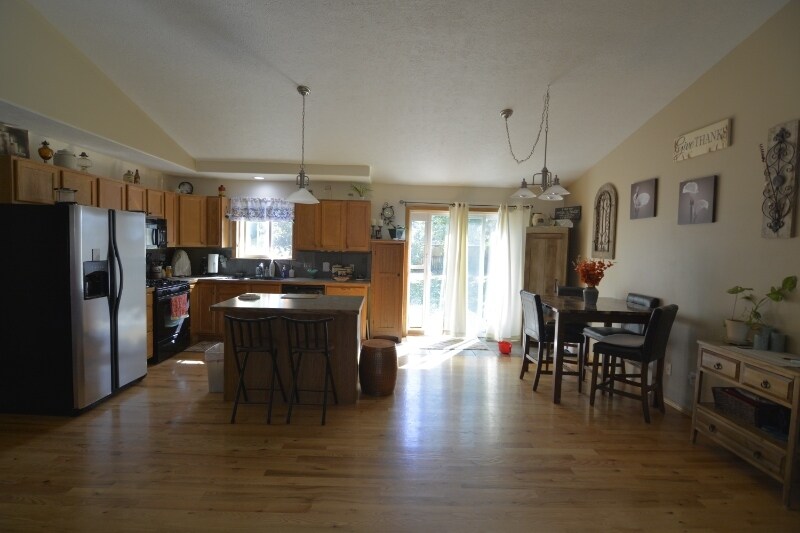 Building Photo - 3000 Oliver St