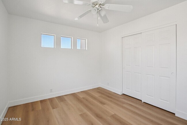 Building Photo - 5953 W Aurora Dr