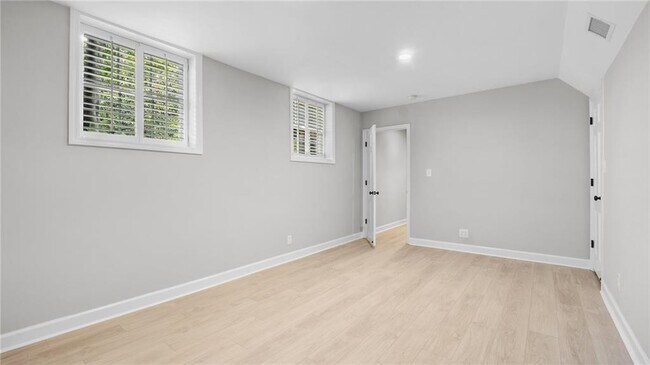 Building Photo - 3532 Paces Pl NW