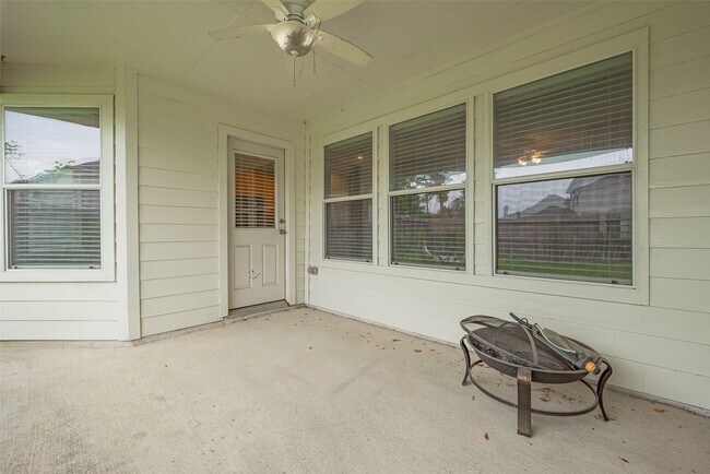 Building Photo - 1007 Casting Springs Way