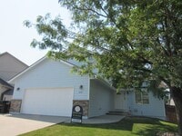 Building Photo - Gorgeous! Spacious Westside Home