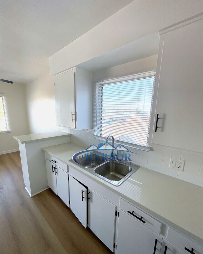 Building Photo - 4367 W 133rd St