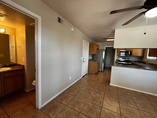 Building Photo - 8802 E University Dr