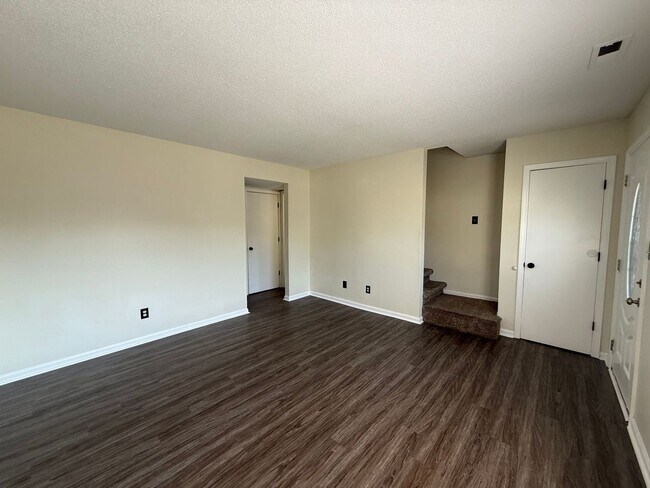 Building Photo - 432 Myrtlewood Cir