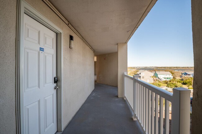 Building Photo - St Regis 2404  @ 2000 New River Inlet Rd