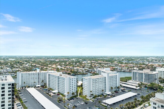 Building Photo - 3300 S Ocean Blvd