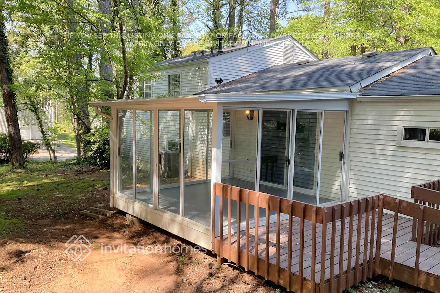 Building Photo - 4669 S Landing Dr