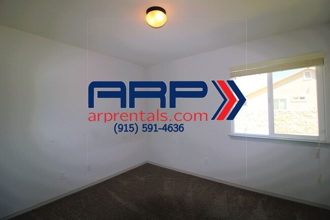 Building Photo - BEAUTIFUL EASTSIDE HOME FOR RENT