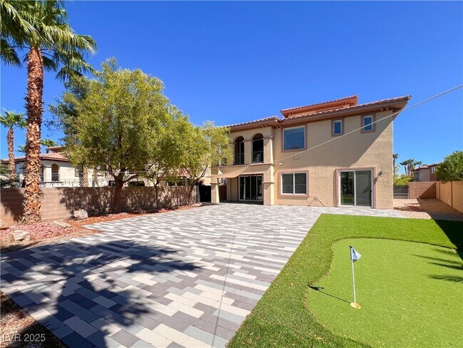 Building Photo - 599 Center Green Dr