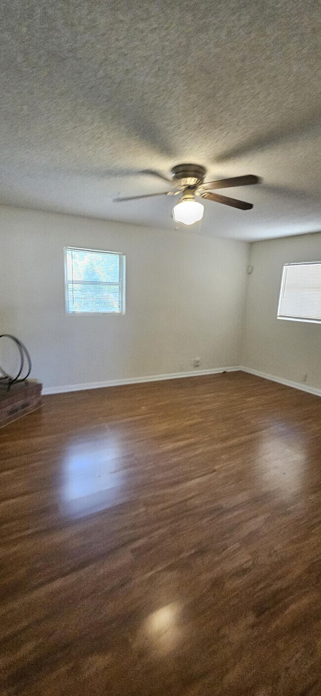 Building Photo - 5813 Rover Dr