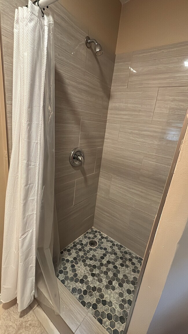 Building Photo - 12010 Paul Ave