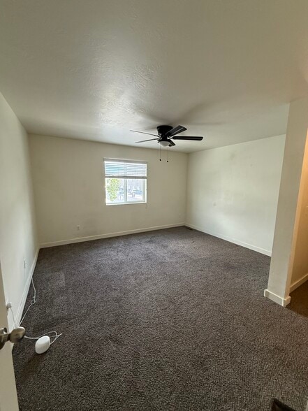 Building Photo - 671 N 30 E