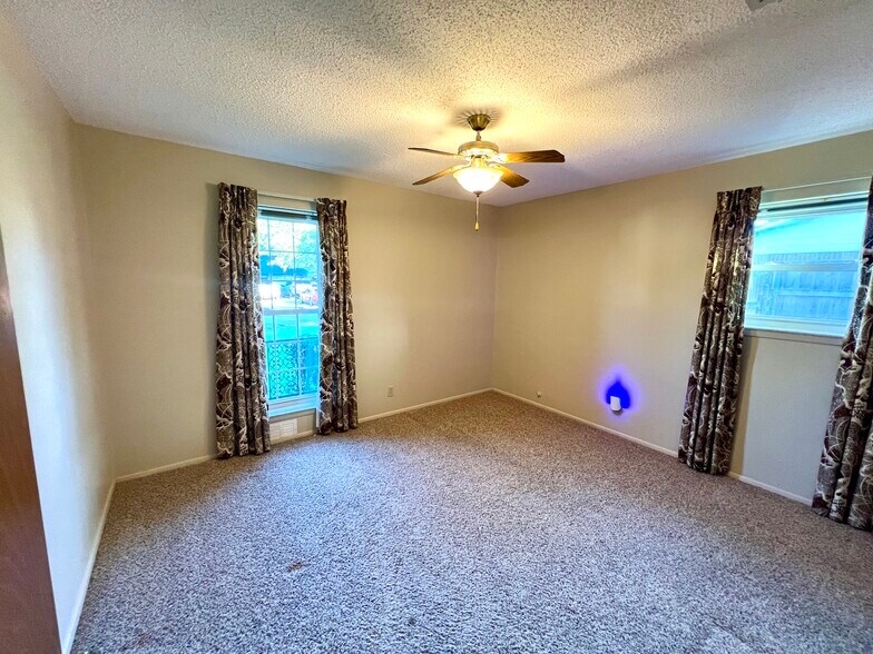 Building Photo - 5608 Lubbock Ave
