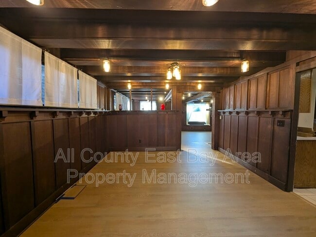 Building Photo - 1529 Josephine St