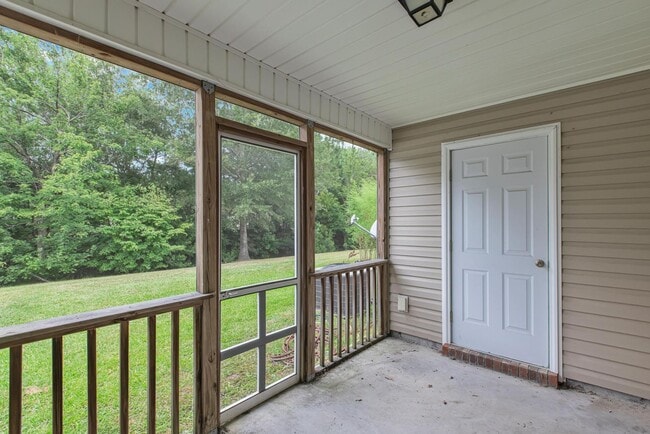 Building Photo - Affordable two bedroom townhome available ...