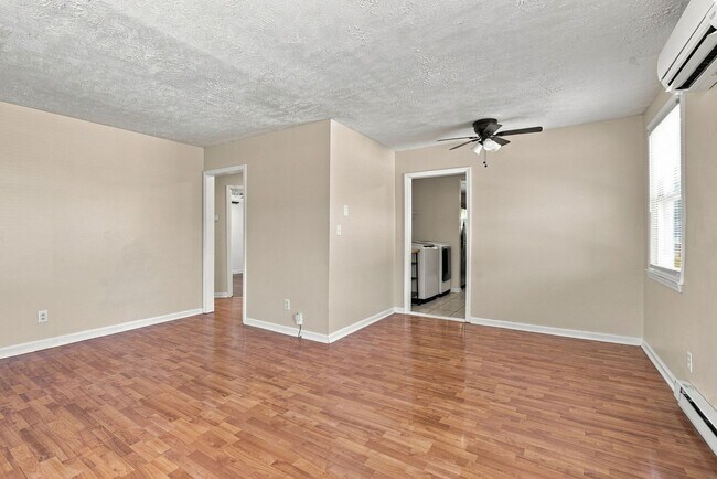 Building Photo - 909 42nd Ave N