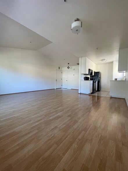 Building Photo - 1026 San Luis Cir