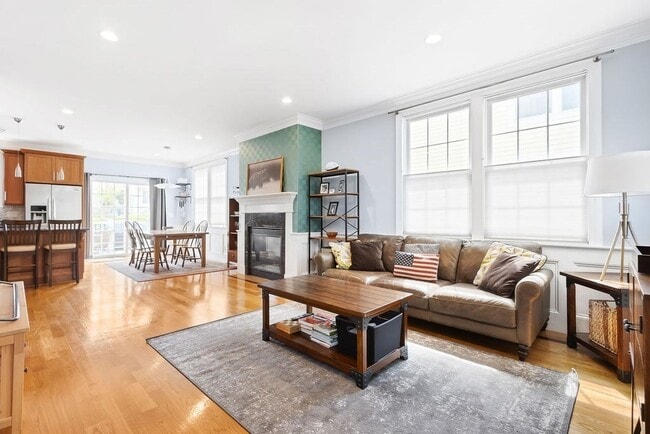 Building Photo - 437 Gallivan Blvd