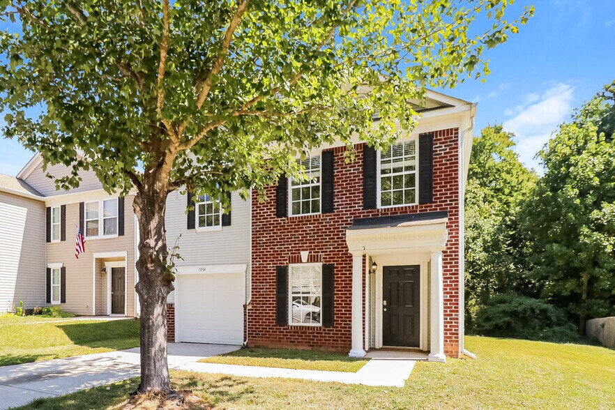 Building Photo - 7234 Fox Point Dr