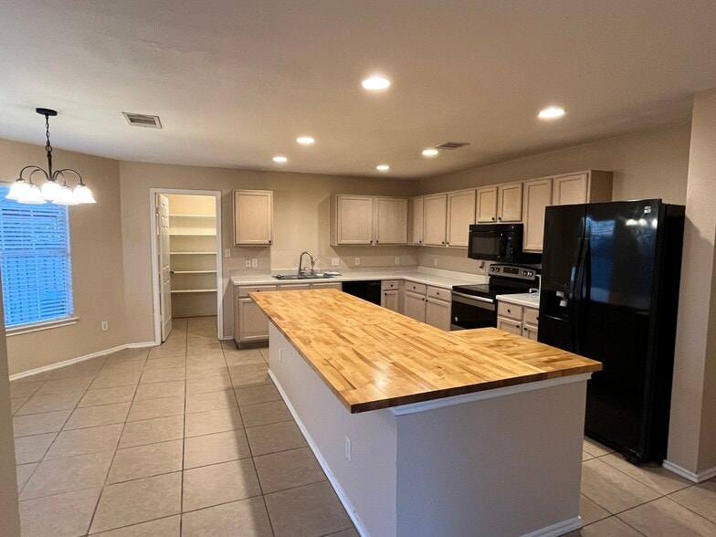 Building Photo - 4406 Cisco Valley Dr