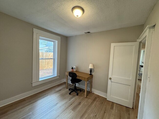 Building Photo - 275 Boulevard Heights