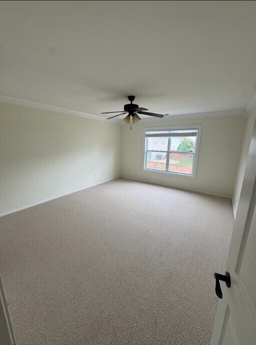 Building Photo - Spacious 3200+ sq. ft. home with large kit...