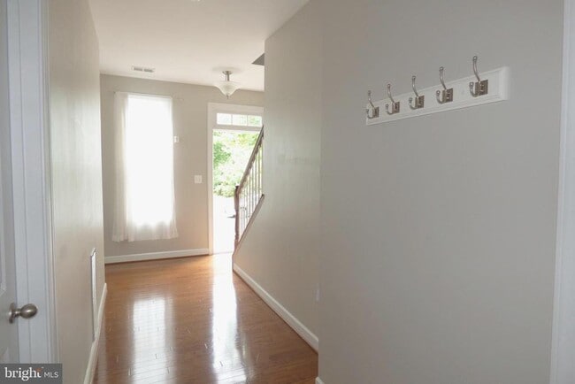 Building Photo - 1604 Kinnaird Terrace NE