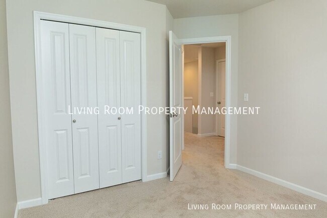 Building Photo - Spacious Townhome in Bethany with an Offic...