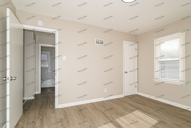 Building Photo - 6834 Eisele St