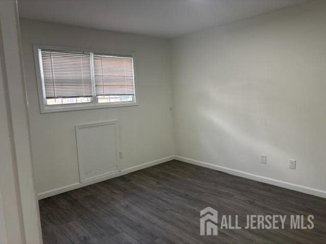 Building Photo - 392 College Dr E