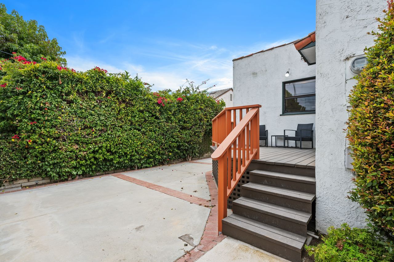 Building Photo - 6111 W 75th St