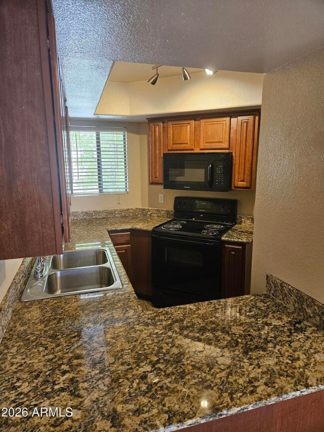 Building Photo - 835 N Granite Reef Rd