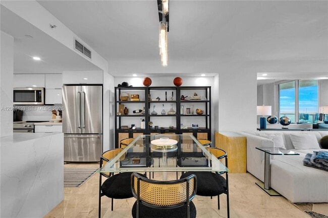 Building Photo - 2101 Brickell Ave