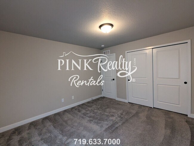Building Photo - 6259 Godwit Ln