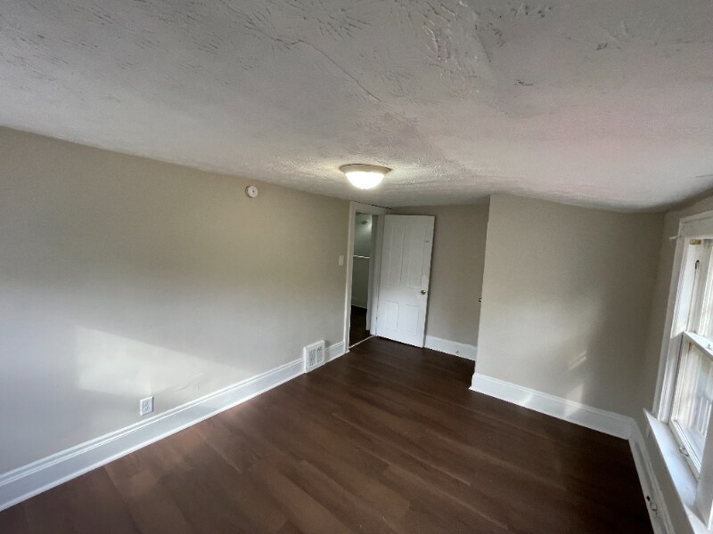 Building Photo - 6553 Newman Ave