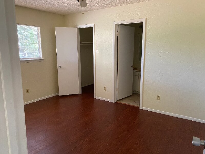 Building Photo - 12302 Double Tree Ln