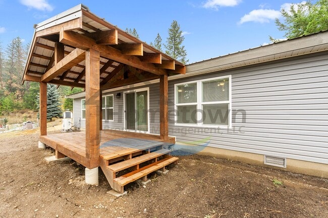 Building Photo - 3 Bedroom 2 Bathroom Home in a Rustic Setting with Mountain Views Available in Blanchard!