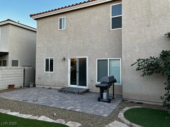 Building Photo - 1026 E Sonoran Hope Ave