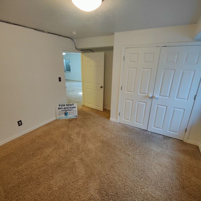 Building Photo - 5 Bed 3 Bath House in Lehi for Rent!