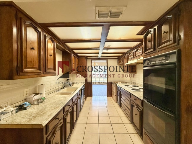 Building Photo - 4819 Gretna Green Ln