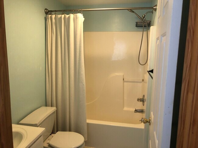 2nd Bath - 3345 Inman st