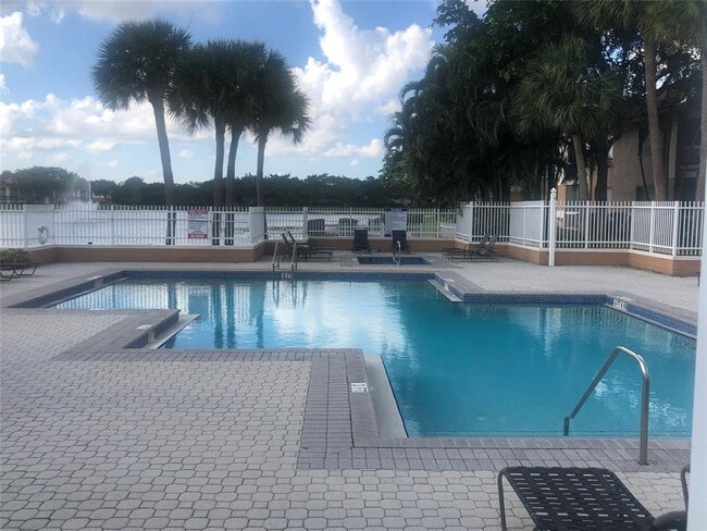 Building Photo - 729 NW 92nd Ave