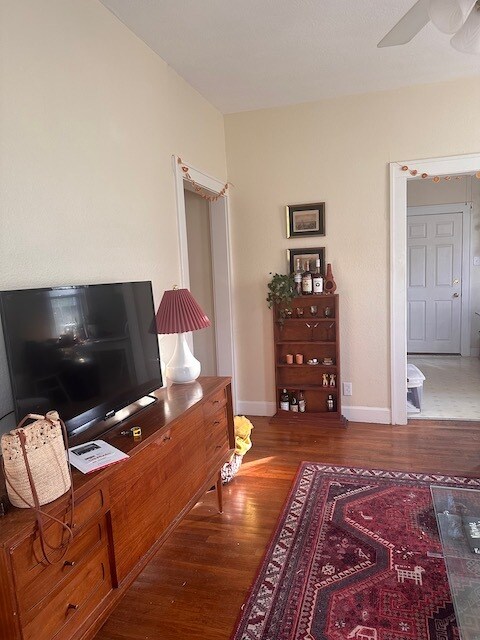 Building Photo - 1307 E 28th St